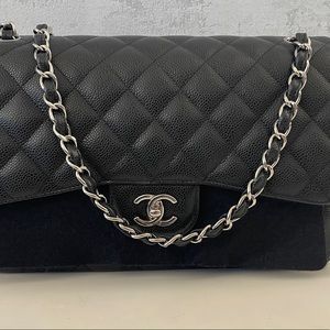 Chanel Caviar Jumbo Double Flap Classic